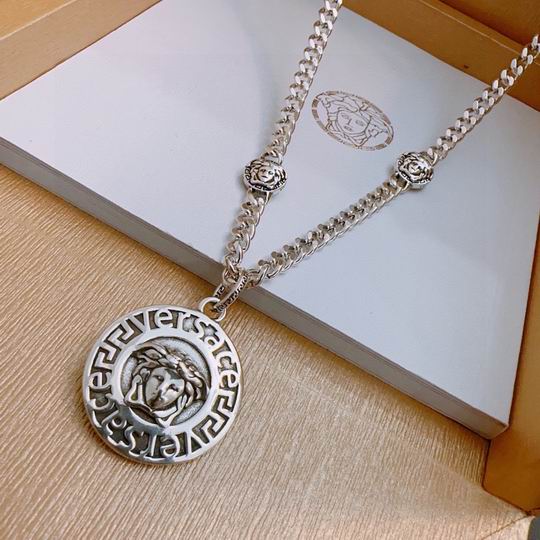 Versace necklace 11lyh140